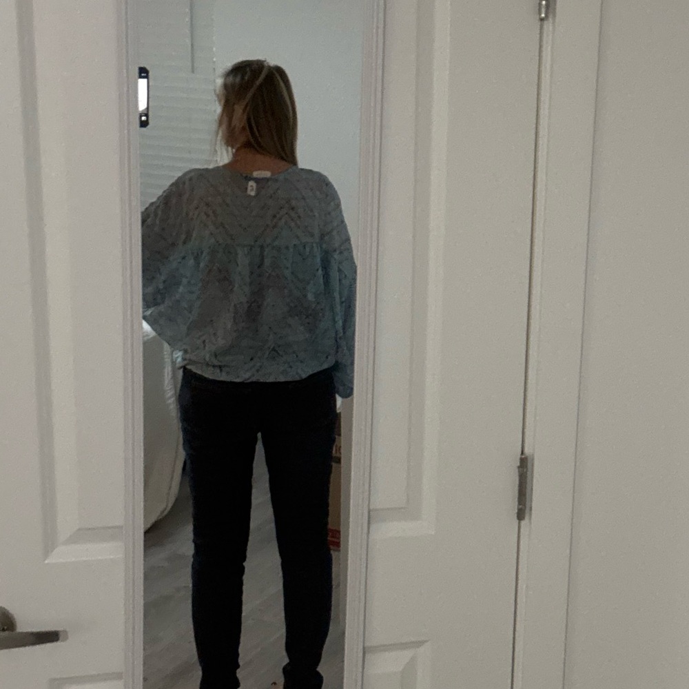 Blue Patterned Button-Up Blouse - Picture 4 of 4